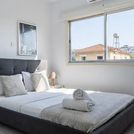 Liric - 3 Bedroom W Balcony In Apartamento Larnaca