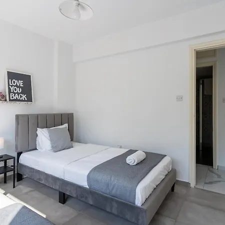 Liric - 3 Bedroom W Balcony In