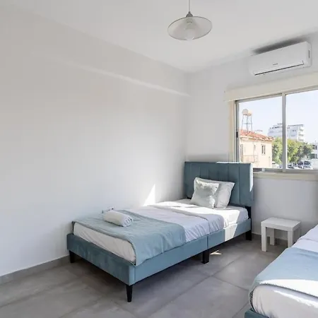 Liric - 3 Bedroom W Balcony In Appartement