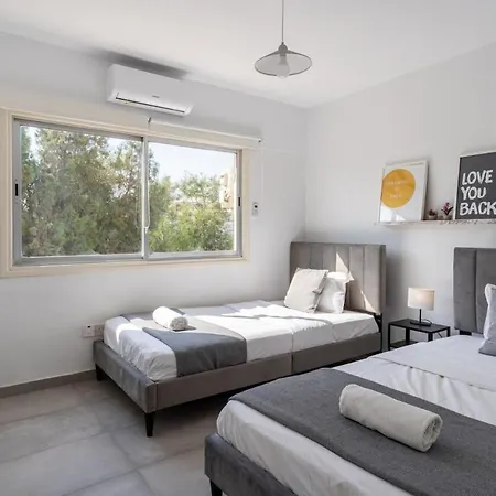 Appartement Liric - 3 Bedroom W Balcony In Larnaca