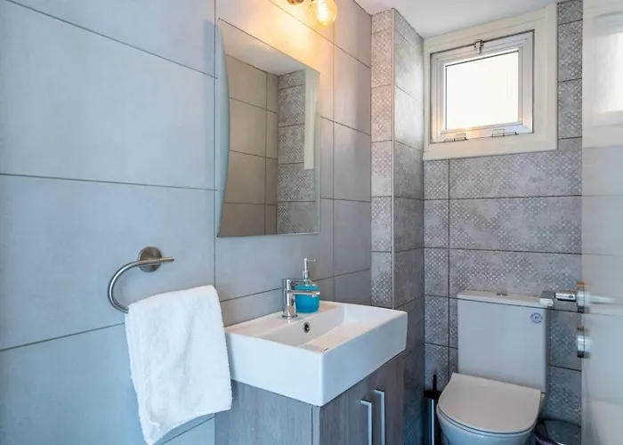 Apartmán Liric - 3 Bedroom W Balcony In Larnaca