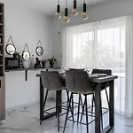 Liric - 3 Bedroom W Balcony In Lejlighed *