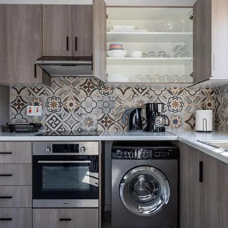 Liric - 3 Bedroom W Balcony In 公寓 拉纳卡