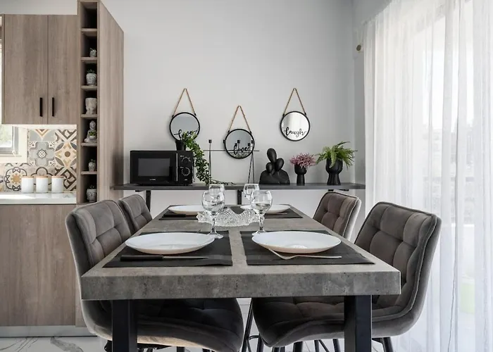 Appartement Liric - 3 Bedroom W Balcony In