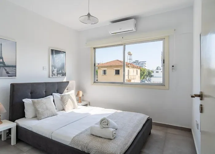 Liric - 3 Bedroom W Balcony In