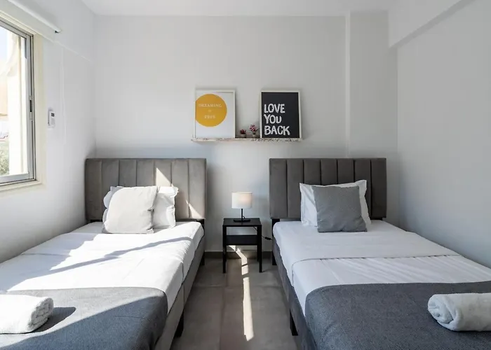 アパート Liric - 3 Bedroom W Balcony In