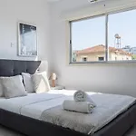 Liric - 3 Bedroom W Balcony In Appartamento Larnaca